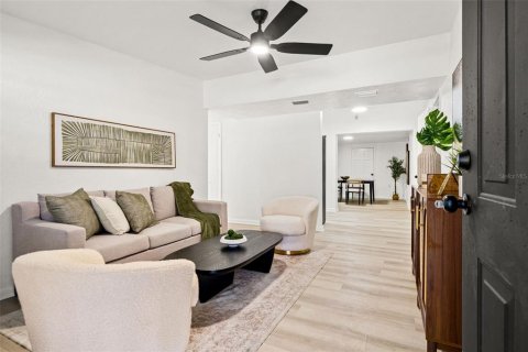 Villa ou maison à vendre à Tampa, Floride: 4 chambres, 138.33 m2 № 2138100 - photo 4