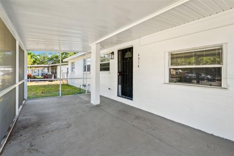 Villa ou maison à vendre à Tampa, Floride: 4 chambres, 138.33 m2 № 2138100 - photo 2