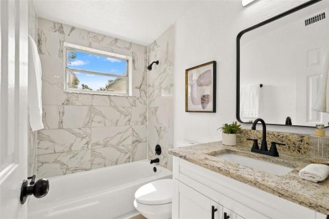 Villa ou maison à vendre à Tampa, Floride: 4 chambres, 138.33 m2 № 2138100 - photo 22