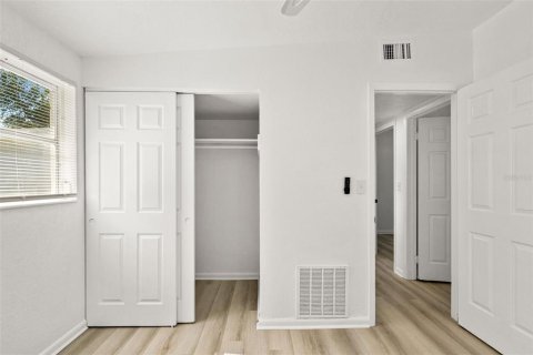 Villa ou maison à vendre à Tampa, Floride: 4 chambres, 138.33 m2 № 2138100 - photo 24