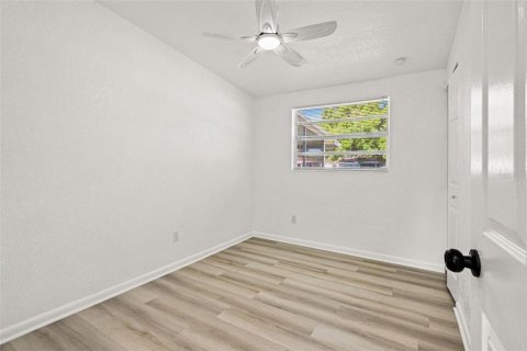 Villa ou maison à vendre à Tampa, Floride: 4 chambres, 138.33 m2 № 2138100 - photo 20