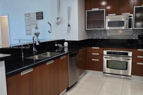 Condo in North Bay Village, Florida, 3 bedrooms  № 1970115 - photo 8