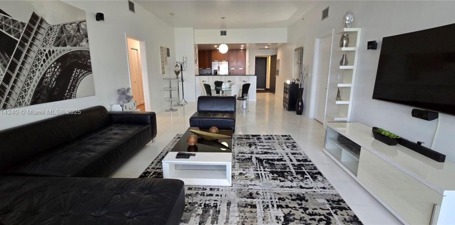 Condo in North Bay Village, Florida, 3 bedrooms  № 1970115