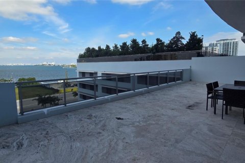 Condo in North Bay Village, Florida, 3 bedrooms  № 1970115 - photo 20