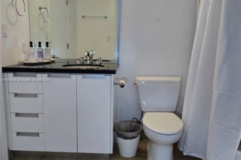 Condo in North Bay Village, Florida, 3 bedrooms  № 1970115 - photo 25