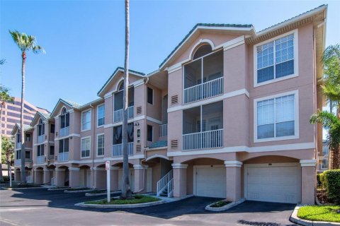 Copropriété à vendre à Tampa, Floride: 1 chambre, 89.56 m2 № 2420357 - photo 2