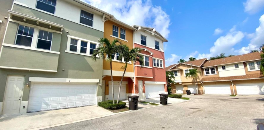 Adosado en West Palm Beach, Florida 2 dormitorios, 123.19 m2 № 1174831