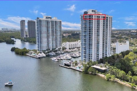 Condo in Aventura, Florida, 4 bedrooms  № 1014422 - photo 1