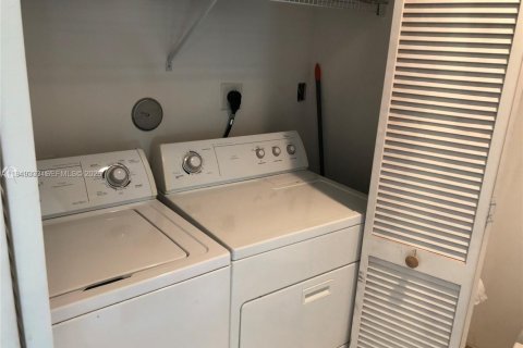 Снять в аренду кондоминиум в Санни-Айлс-Бич, Флорида 2 спальни, 165.92м2, № 2005382 - фото 28