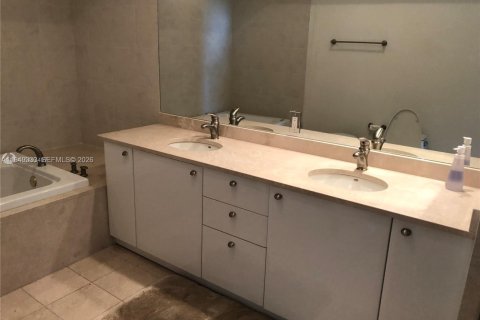 Снять в аренду кондоминиум в Санни-Айлс-Бич, Флорида 2 спальни, 165.92м2, № 2005382 - фото 20