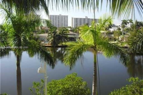 Кондоминиум с 2 спальнями в Санни-Айлс-Бич, Флорида № 2005382