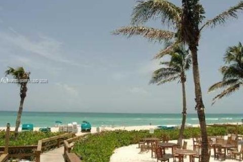 Снять в аренду кондоминиум в Санни-Айлс-Бич, Флорида 2 спальни, 165.92м2, № 2005382 - фото 4