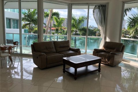 Снять в аренду кондоминиум в Санни-Айлс-Бич, Флорида 2 спальни, 165.92м2, № 2005382 - фото 8