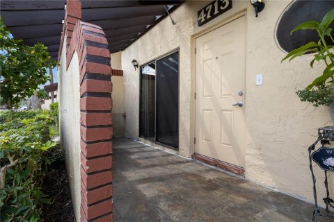 Townhouse in Sunrise, Florida 3 bedrooms, 140.47 sq.m. № 1804619 - photo 3