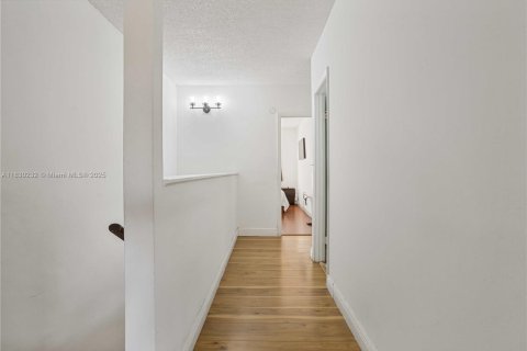 Townhouse in Sunrise, Florida 3 bedrooms, 140.47 sq.m. № 1804619 - photo 17