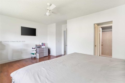 Townhouse in Sunrise, Florida 3 bedrooms, 140.47 sq.m. № 1804619 - photo 19
