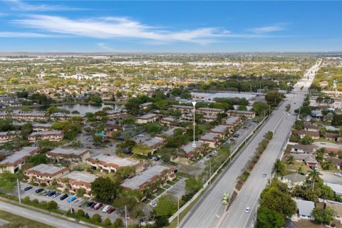 Townhouse in Sunrise, Florida 3 bedrooms, 140.47 sq.m. № 1804619 - photo 29