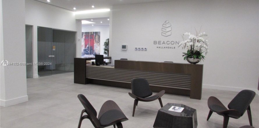 Oficina en Hallandale Beach, Florida № 1100116