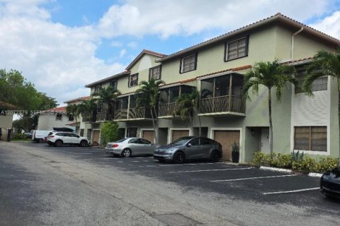 Condo à Miami, Floride, 3 chambres  № 2307051