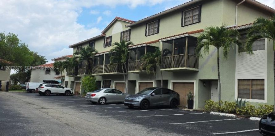 Condo à Miami, Floride, 3 chambres № 2307051