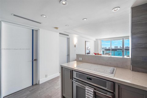 Купить кондоминиум в Майами-Бич, Флорида 2 спальни, 113.9м2, № 1962584 - фото 20