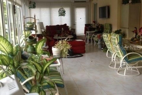 House in Palm Coast, Florida 3 bedrooms, 258.27 sq.m. № 2235957 - photo 1
