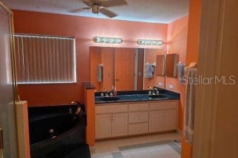 House in Palm Coast, Florida 3 bedrooms, 258.27 sq.m. № 2235957 - photo 18