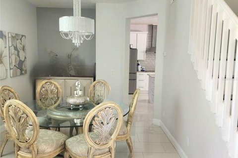 Casa en alquiler en Orlando, Florida, 4 dormitorios, 260.78 m2 № 1798593 - foto 5