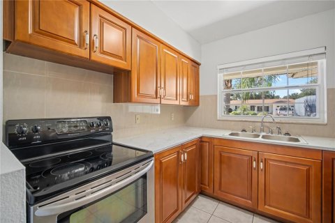 House in Clearwater, Florida 4 bedrooms, 127.46 sq.m. № 1900854 - photo 8