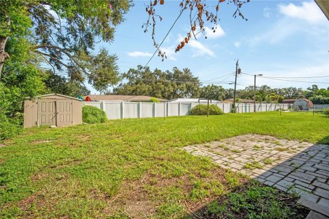 House in Clearwater, Florida 4 bedrooms, 127.46 sq.m. № 1900854 - photo 19