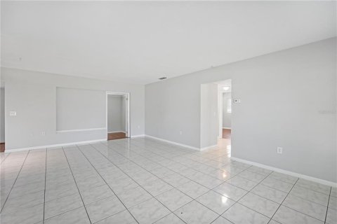 House in Clearwater, Florida 4 bedrooms, 127.46 sq.m. № 1900854 - photo 4