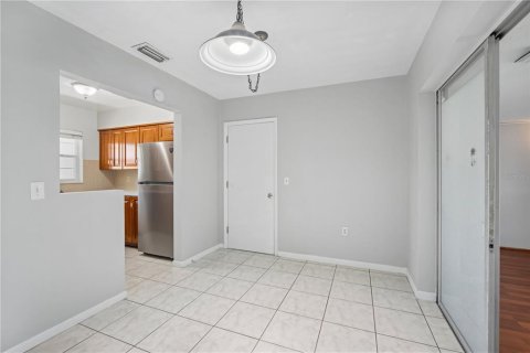 Casa en alquiler en Clearwater, Florida, 4 dormitorios, 127.46 m2 № 1900854 - foto 7