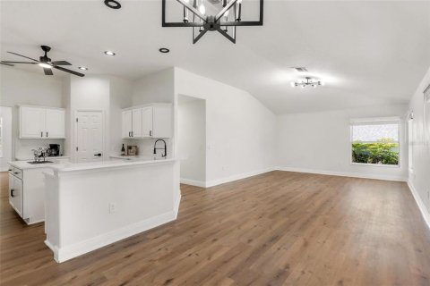 Casa en venta en Lady Lake, Florida, 3 dormitorios, 239.59 m2 № 1736385 - foto 24