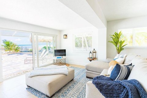 Купить виллу или дом в Исламорада, Вилладж оф Айлендс, Флорида 4 спальни, 243.78м2, № 1989141 - фото 11