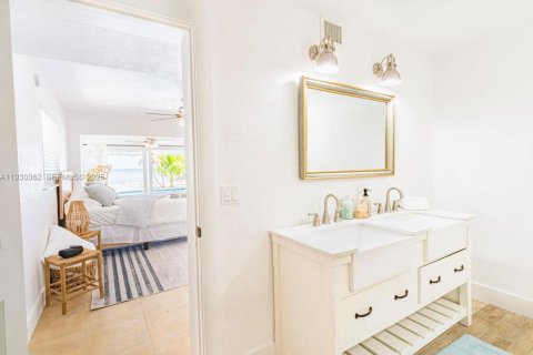 Купить виллу или дом в Исламорада, Вилладж оф Айлендс, Флорида 4 спальни, 243.78м2, № 1989141 - фото 14