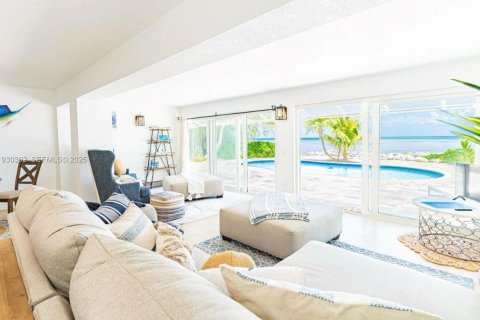 Купить виллу или дом в Исламорада, Вилладж оф Айлендс, Флорида 4 спальни, 243.78м2, № 1989141 - фото 7