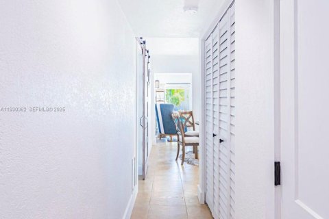 Купить виллу или дом в Исламорада, Вилладж оф Айлендс, Флорида 4 спальни, 243.78м2, № 1989141 - фото 19