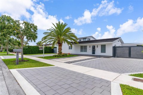 Villa ou maison à Miami, Floride 6 chambres, 306.48 m2 № 2075988