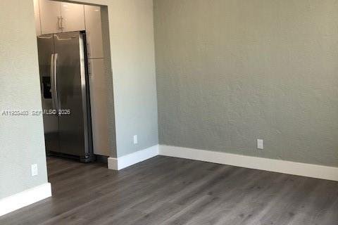 House in Miami, Florida 2 bedrooms, 188.03 sq.m. № 1996278 - photo 10