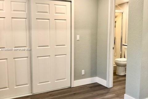 House in Miami, Florida 2 bedrooms, 188.03 sq.m. № 1996278 - photo 3