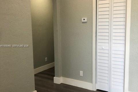 House in Miami, Florida 2 bedrooms, 188.03 sq.m. № 1996278 - photo 9