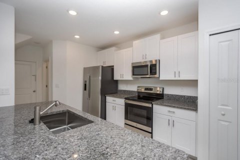 Villa ou maison à louer à Tampa, Floride: 4 chambres, 167.69 m2 № 2384481 - photo 7