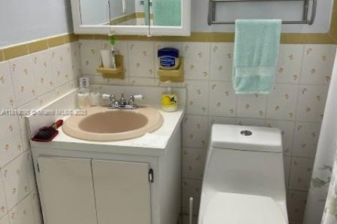 Immobilier commercial à vendre à Miami, Floride: 322.37 m2 № 2017364 - photo 11