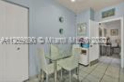 Immobilier commercial à vendre à Miami, Floride: 322.37 m2 № 2017364 - photo 23