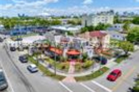 Immobilier commercial à vendre à Miami, Floride: 322.37 m2 № 2017364 - photo 8