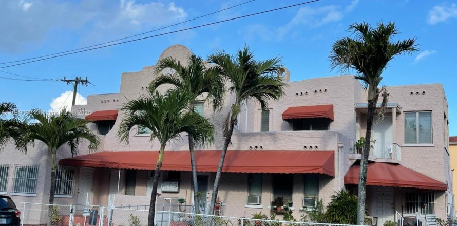 Immobilier commercial à Miami, Floride 322.37 m2 № 2017364