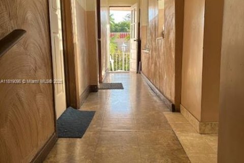 Immobilier commercial à vendre à Miami, Floride: 322.37 m2 № 2017364 - photo 15