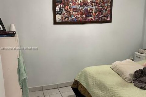 Immobilier commercial à vendre à Miami, Floride: 322.37 m2 № 2017364 - photo 10