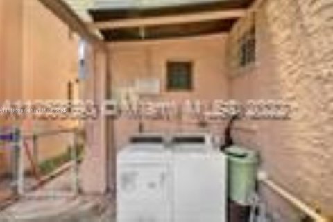 Immobilier commercial à vendre à Miami, Floride: 322.37 m2 № 2017364 - photo 7