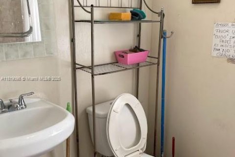 Immobilier commercial à vendre à Miami, Floride: 322.37 m2 № 2017364 - photo 16